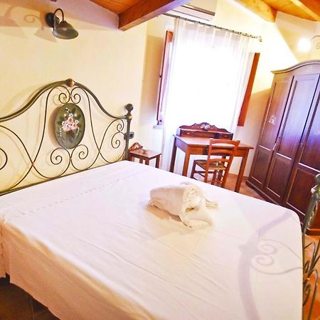 Casa De Ajala - B&B De Charme In Antica Dimora Totalmente Ristrutturata E Dotata Di Tutti I Confort Bagni Privati Spazio Living Patio Esterno Ambienti Climatizzati Degustazioni Prodotti Locali Làconi Exterior foto