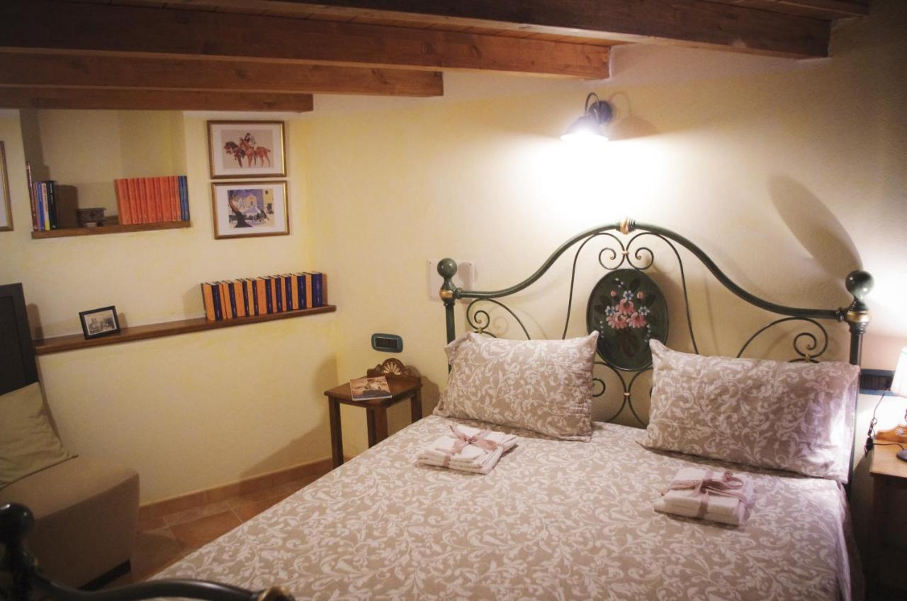 Casa De Ajala - B&B De Charme In Antica Dimora Totalmente Ristrutturata E Dotata Di Tutti I Confort Bagni Privati Spazio Living Patio Esterno Ambienti Climatizzati Degustazioni Prodotti Locali Làconi Exterior foto