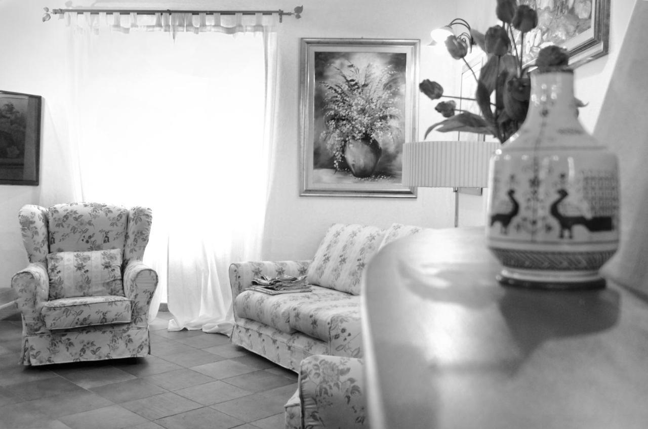 Casa De Ajala - B&B De Charme In Antica Dimora Totalmente Ristrutturata E Dotata Di Tutti I Confort Bagni Privati Spazio Living Patio Esterno Ambienti Climatizzati Degustazioni Prodotti Locali Làconi Exterior foto