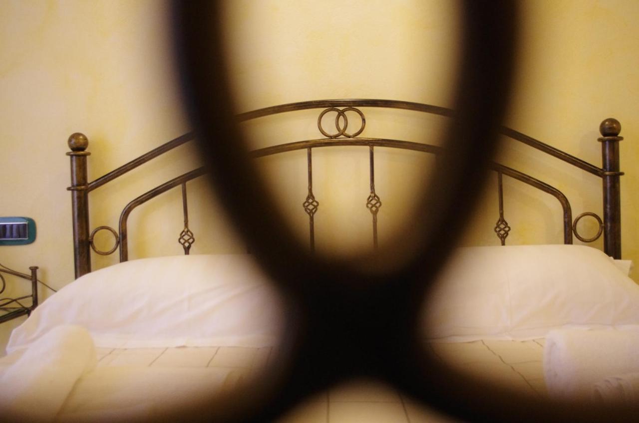 Casa De Ajala - B&B De Charme In Antica Dimora Totalmente Ristrutturata E Dotata Di Tutti I Confort Bagni Privati Spazio Living Patio Esterno Ambienti Climatizzati Degustazioni Prodotti Locali Làconi Exterior foto
